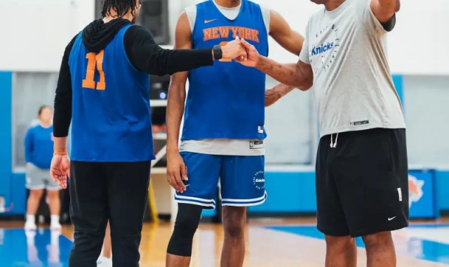 开云官网-新主帅新气象！尼克斯官方：训练营第二天落幕，明天继续