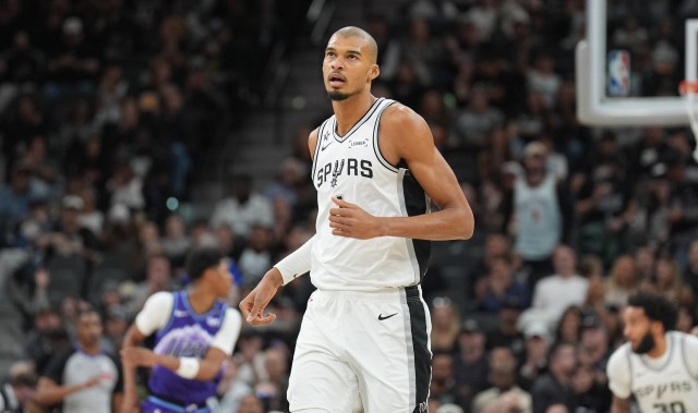 开云官网-填满数据栏！文班亚马半场5中4拿到13分5板2助1断1帽