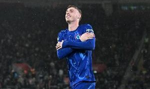 开云体育-送出助攻！帕尔默代表切尔西英超参与54粒进球，超越法布雷加斯