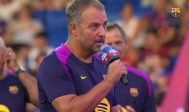 开云官网-跟队：弗里克今天为巴萨球员放假，但仍有部分球员加练