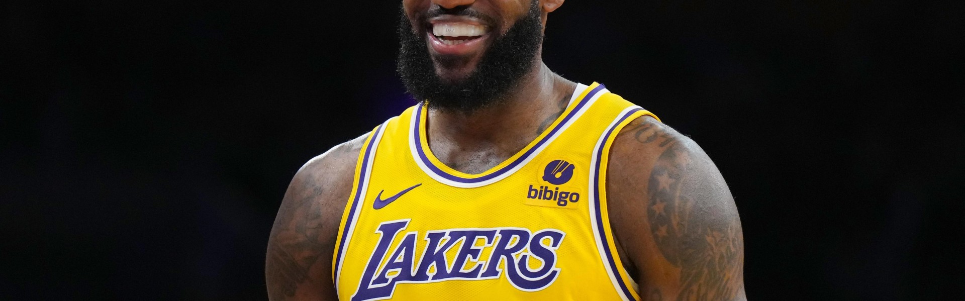 kaiyun-还差11球！詹姆斯今夜冲顶进球榜，湖人名宿阶梯再添一级